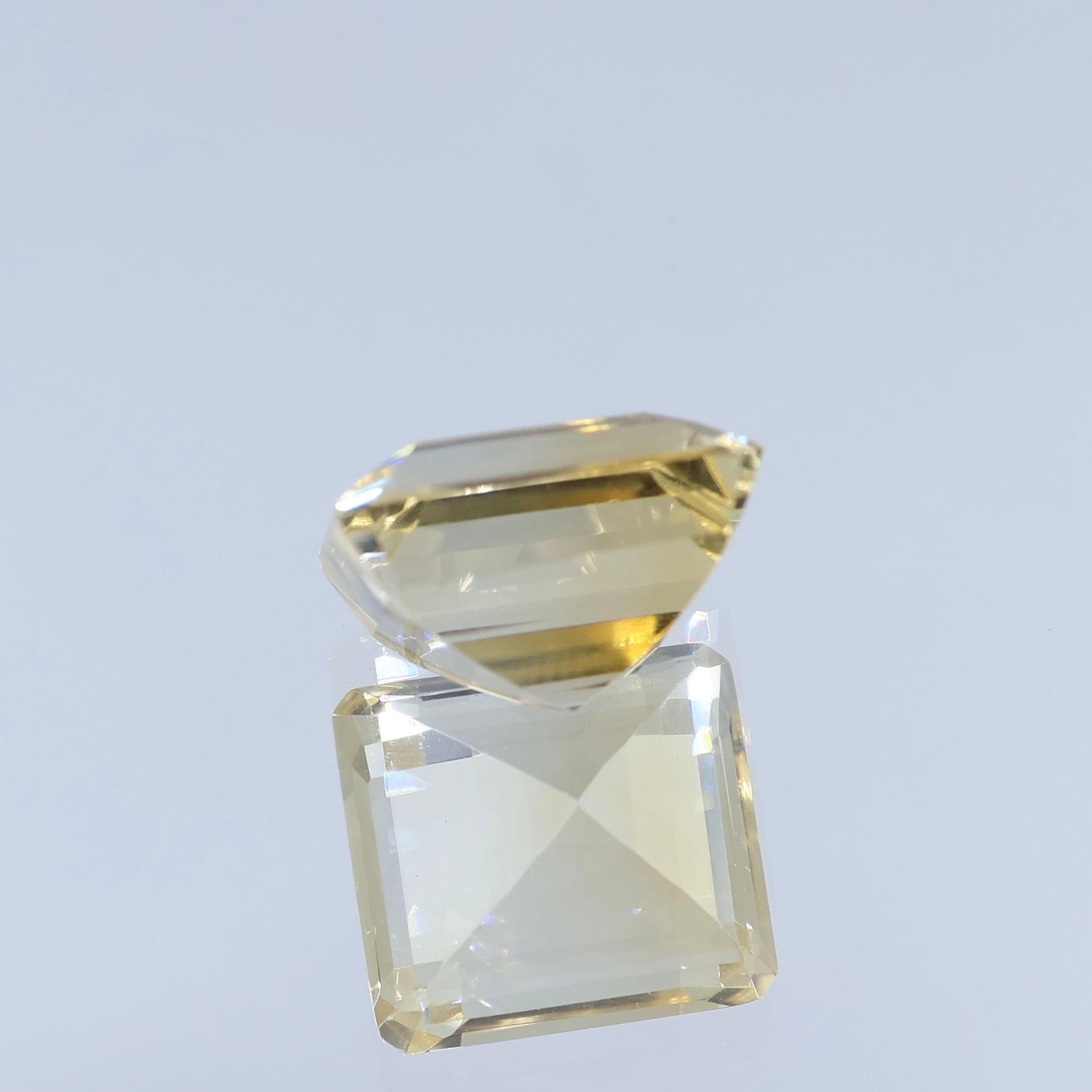 Natural Citrine Light Gold 14.6 Ct – Certified Loose Gemstone | Buy Online in UAE