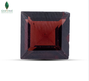Front view of January Birthstone with vibrant red shine