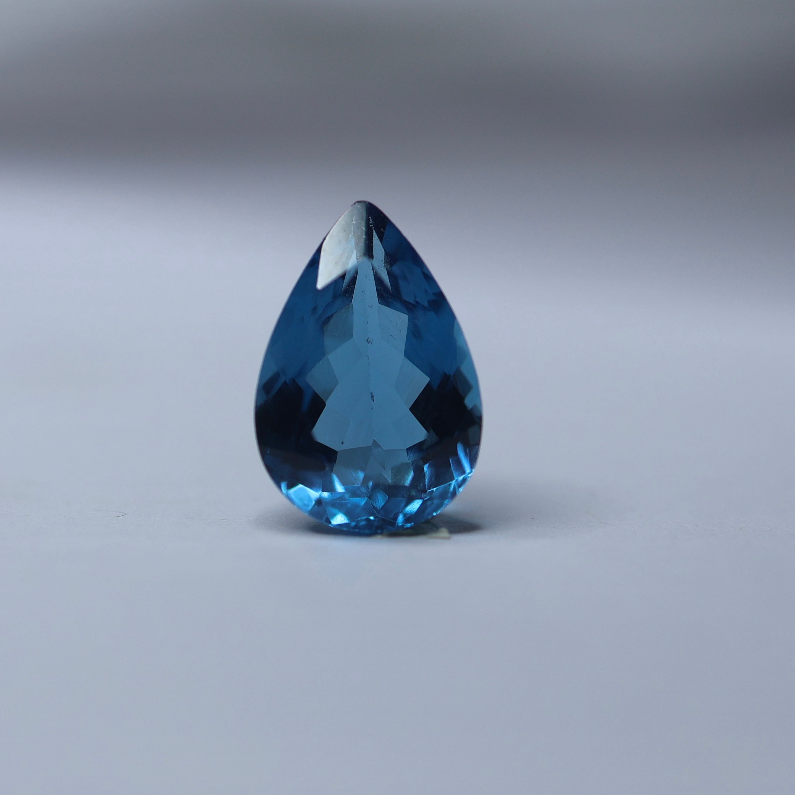 Loose blue topaz gemstone for custom jewelry