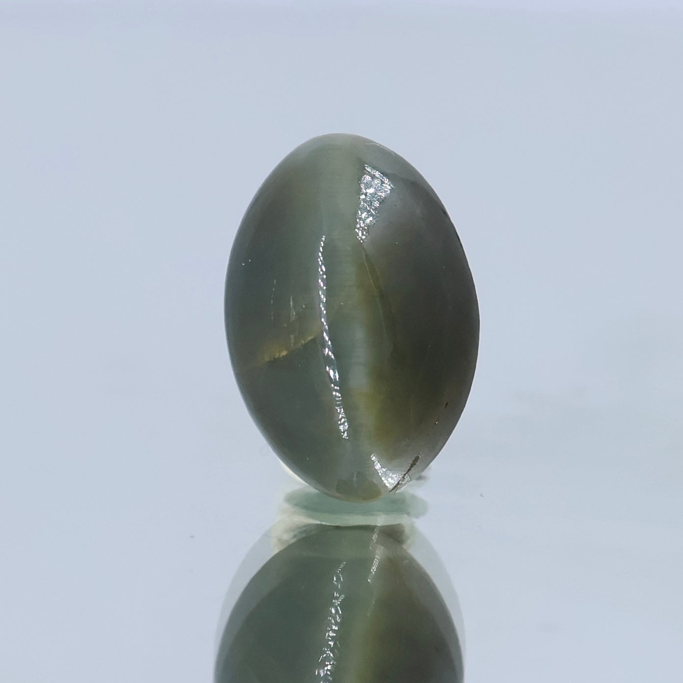 Natural Cat's Eye (Lehsunia / Vaidurya) 7.65 CT