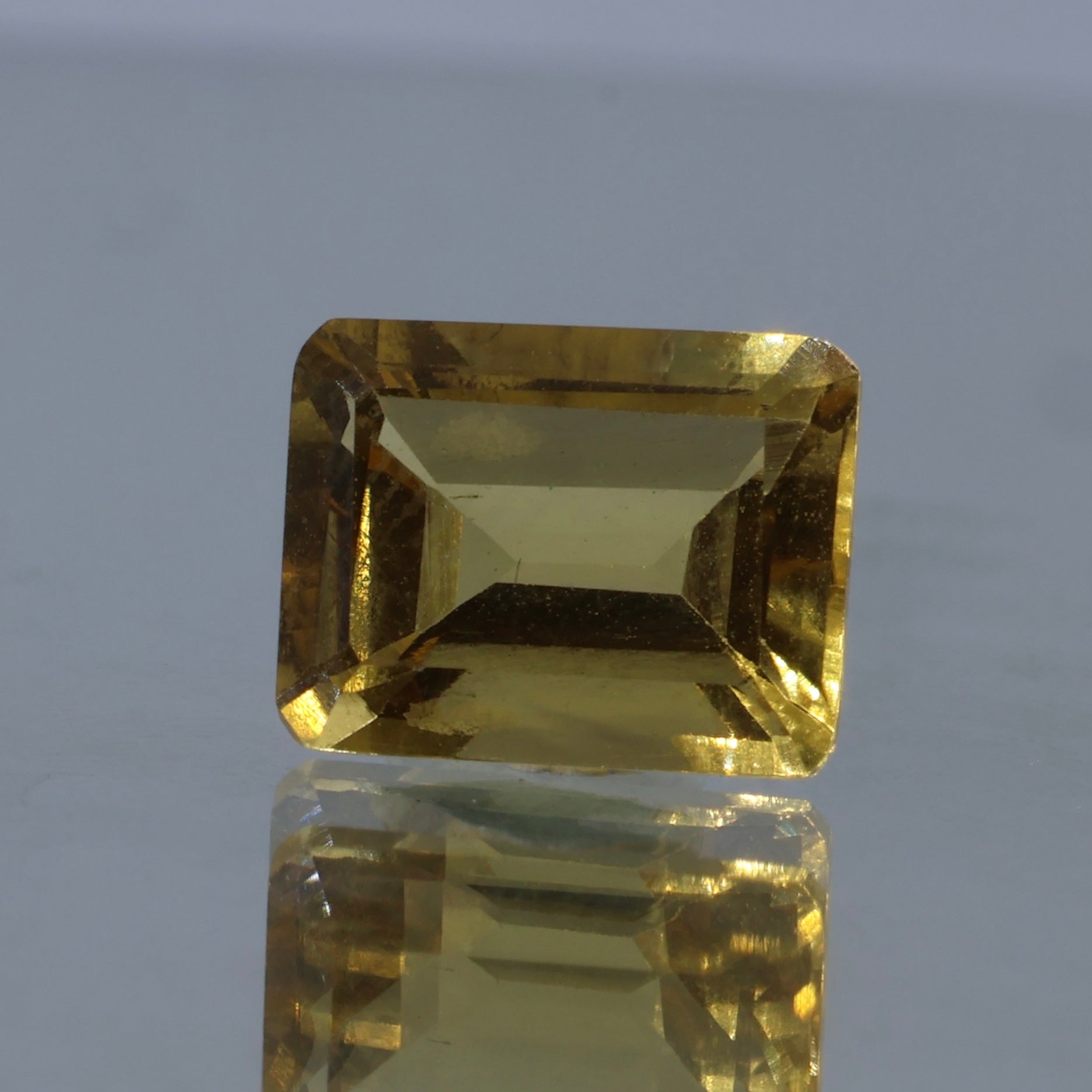 Natural Citrine Stones with Brilliant Golden Color