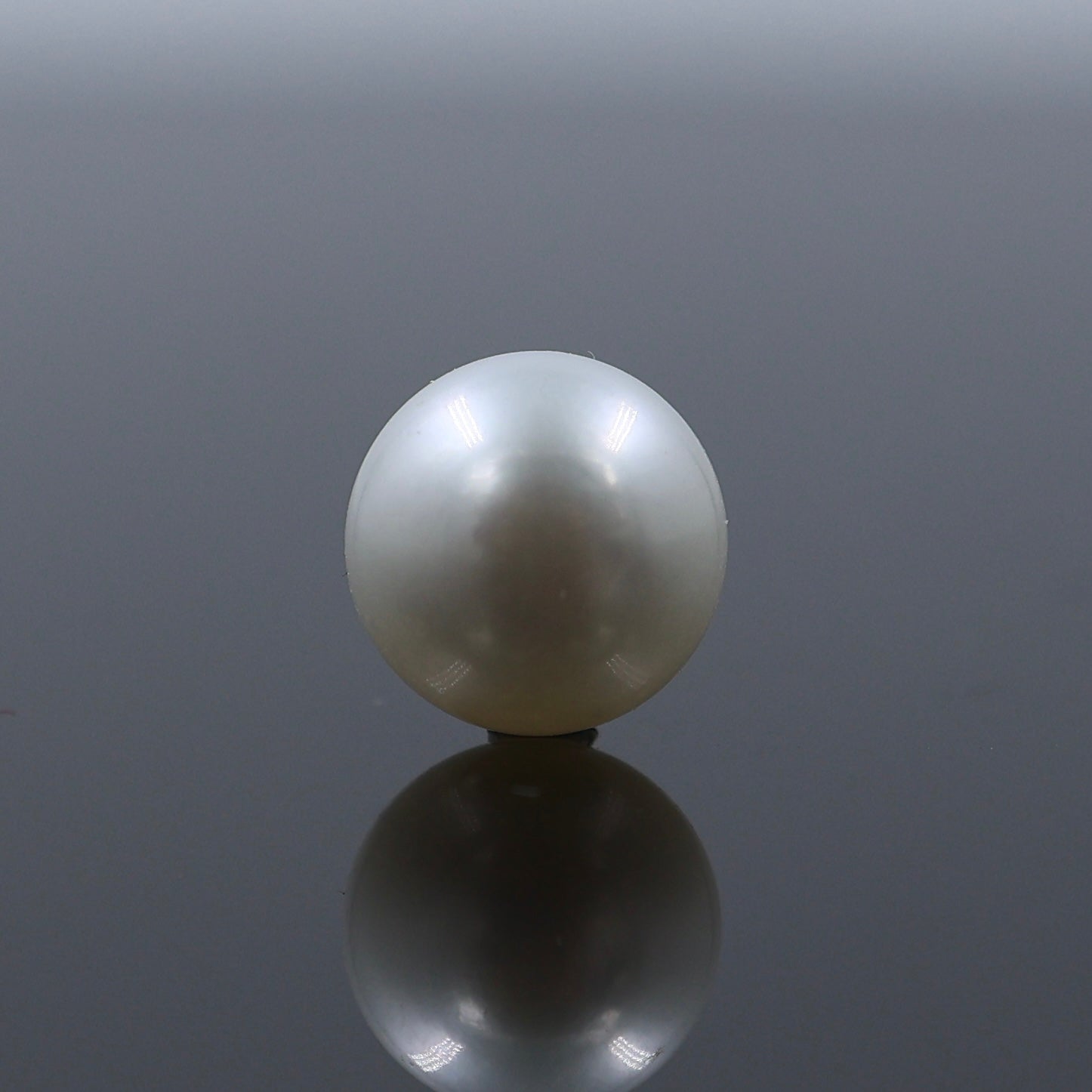 Natural Cultured Pearl 2.95 CT