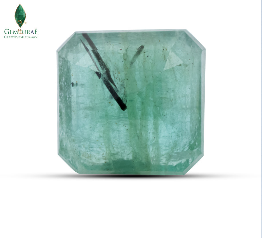 Certified emerald stone with excellent clarity