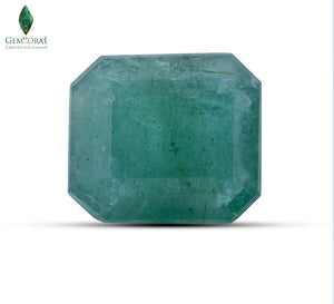 Fine natural emerald stone for rings and pendants