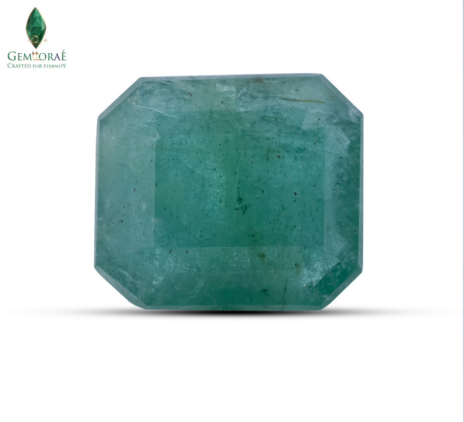 Fine natural emerald stone for rings and pendants