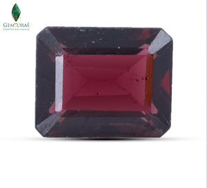 Front view of January Birthstone with vibrant polished facets