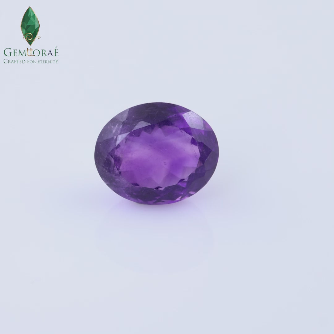 Video of Jamunia Stone in elegant 360° gemstone display