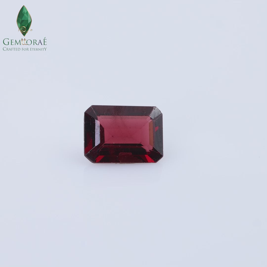Video of January Birthstone in premium product display