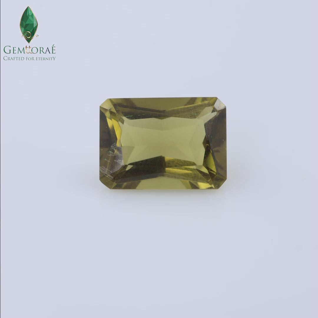 Video of Honey Citrine Crystal highlighting golden reflections