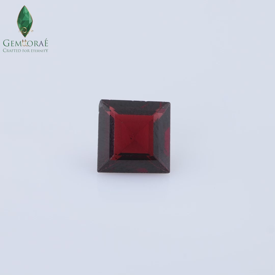 Video of Garnet Gemstone on a rotating display