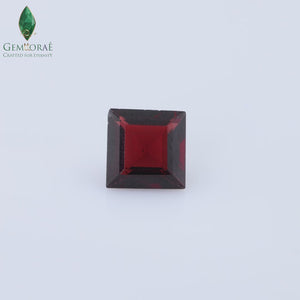 Video of Garnet Gemstone on a rotating display