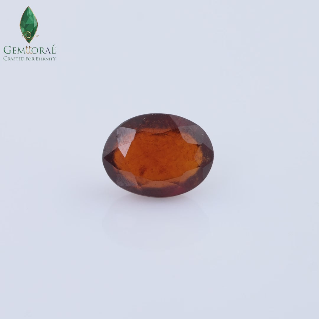 Product video of African Garnet displaying natural brilliance