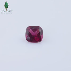 Product video of Rhodolite Garnet highlighting brilliant sparkle