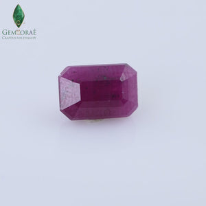 Video of genuine Manik Stone displayed under rotating light