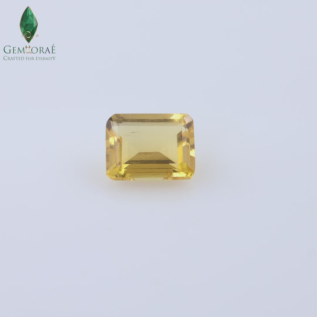 Rotating video of Brazilian Citrine highlighting brilliant golden appearance