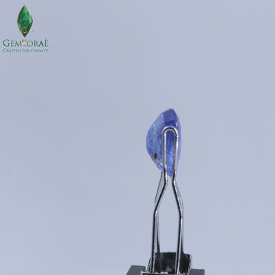 Premium blue sapphire gemstone for fine jewelry