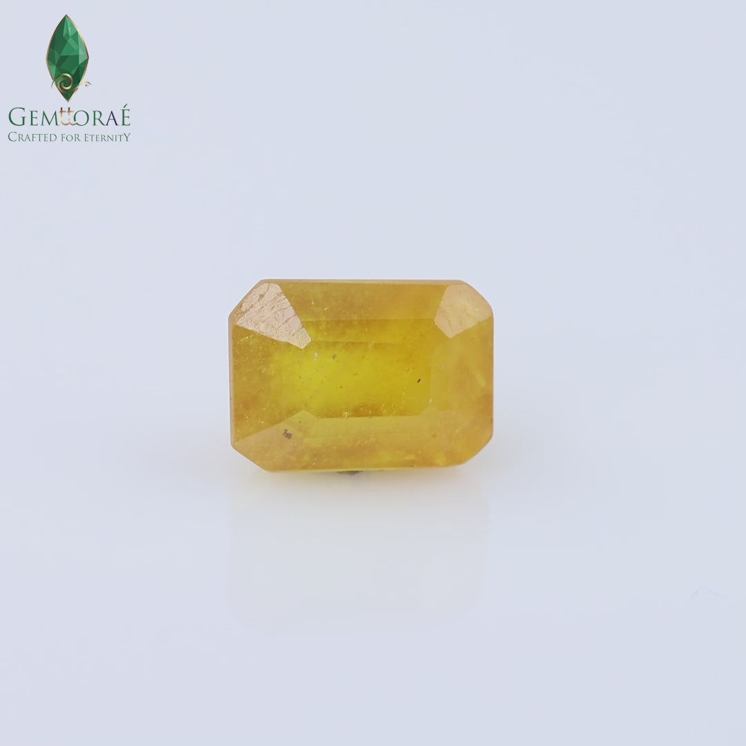 Video of genuine Bangkok Yellow Sapphire under rotating light