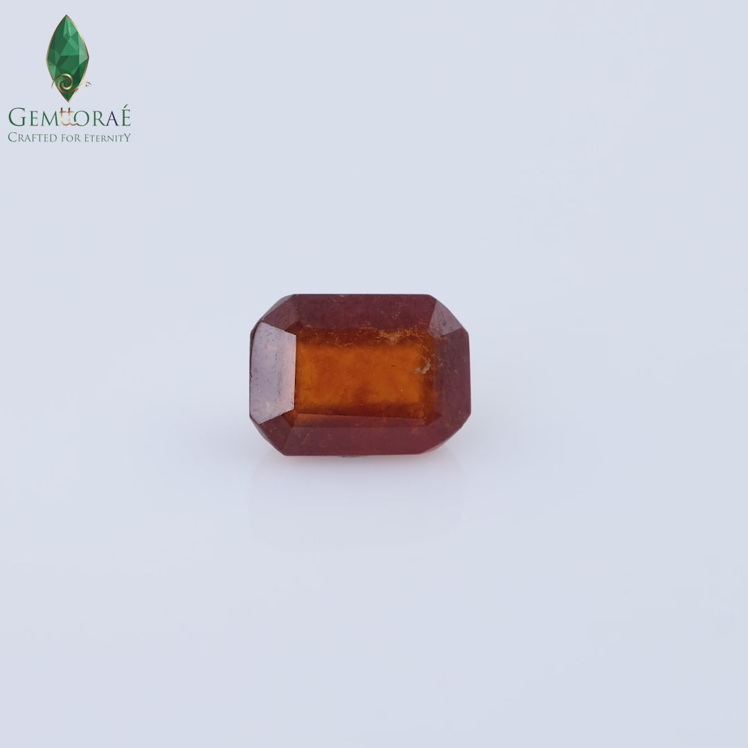 Product video of African Hessonite Garnet showing natural brilliance