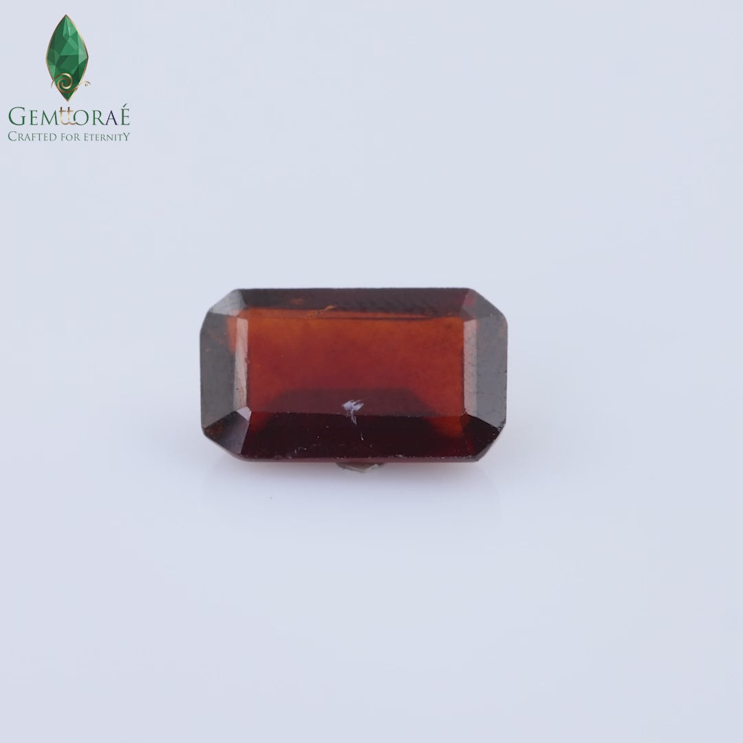 Video of natural Garnet Gem highlighting authentic colour and clarity