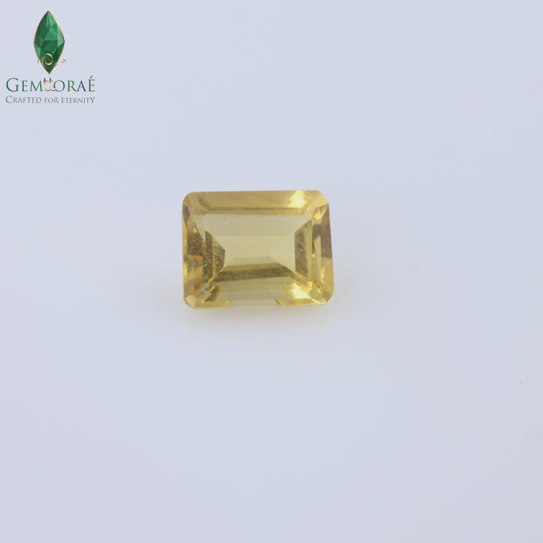 Video of Brazilian Citrine highlighting brilliant natural reflections