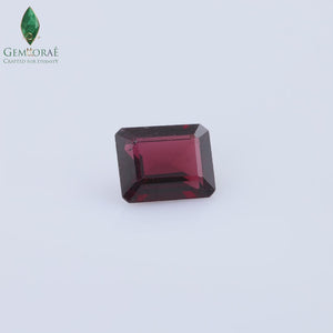 Video of Red Garnet Stone in a 360° product rotation
