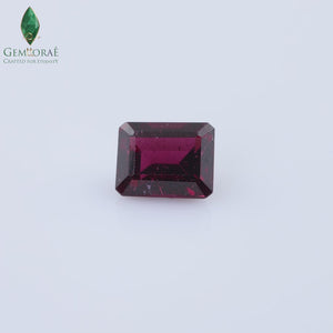 Video of Red Garnet in a rotating product view