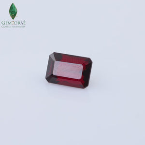 Video of Garnet Gemstone with rotating product showcase