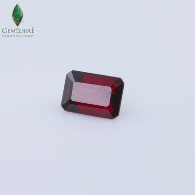 Video of Garnet Gemstone with rotating product showcase