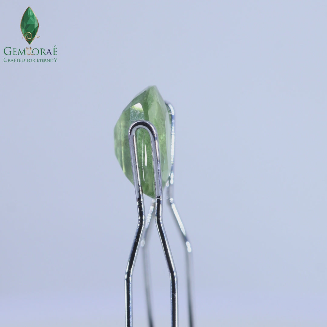 Premium green sapphire gemstone for fine jewelry